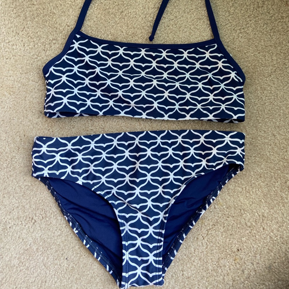 Vineyard Vines swimsuit. Size M